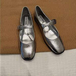New Steve Madden Metallic Silver Flats